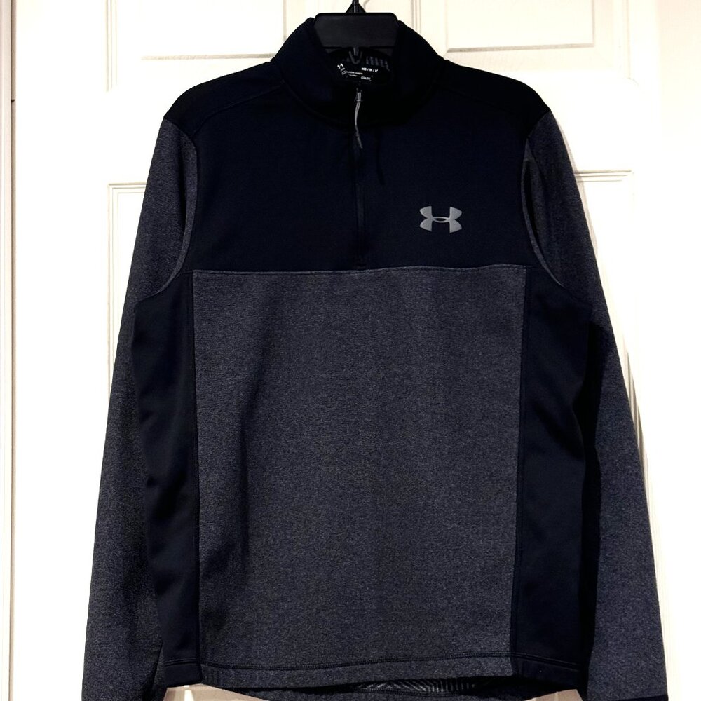 Under Armour Medium Loose Fitting Cold Gear 1/4 zip Pull Over Sweaters